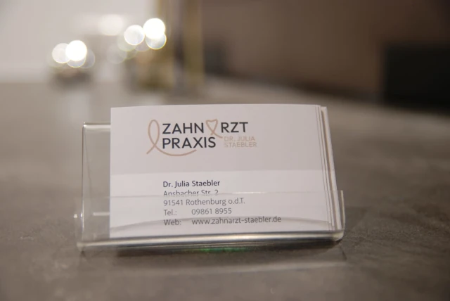 Visitenkarte von vorne